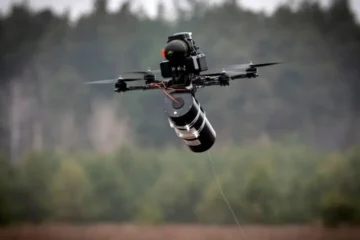 فائبر آپٹک ڈرونز: جدید ٹیکنالوجی کے خلاف غیر روایتی ہتھیار