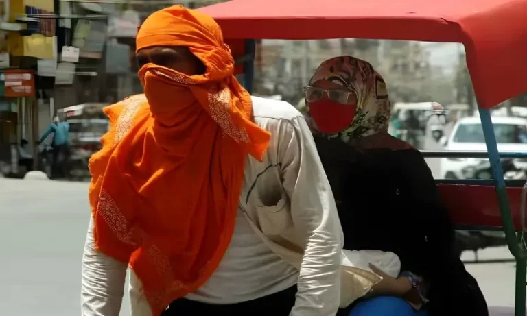 30125ہیٹ ویو میں گیلا کپڑا سر پر رکھنے کا طریقہ: فائدہ یا غلط فہمی؟ ماہرین کی رائے634d88bc0c