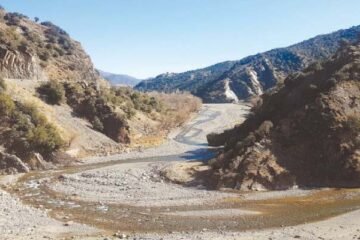 جنوبی وزیرستان اپر: نالے میں سونے کے ذرات کی اطلاع، مقامی لوگ بڑی تعداد میں پہنچ گئے