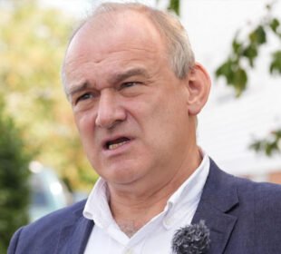 لبرل ڈیموکریٹس رہنما نے ٹرمپ کو “خطرناک اور کرپٹ” قرار دے دیا