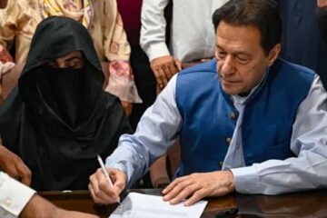 اڈیالہ جیل میں قانونی دستاویزات گم ہونے کا دعویٰ، دستخط کا معاملہ تاخیر کا شکار 2 اڈیالہ جیل میں قانونی دستاویزات گم ہونے کا دعویٰ، دستخط کا معاملہ تاخیر کا شکار