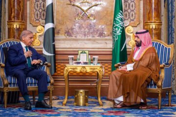 وزیراعظم شہباز شریف کی محمد بن سلمان سے اہم ملاقات 2 وزیراعظم شہباز شریف کی محمد بن سلمان سے اہم ملاقات