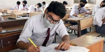 نقل میں معاون عملے کو ملازمت سے برطرف کرنے کا فیصلہ