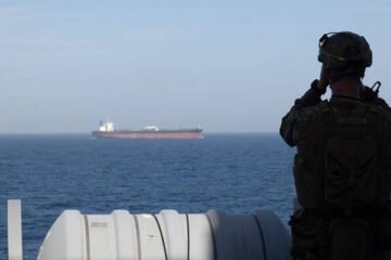امریکی بحریہ کی کارروائی: خلیجِ عمان میں ایرانی جہاز تحویل میں