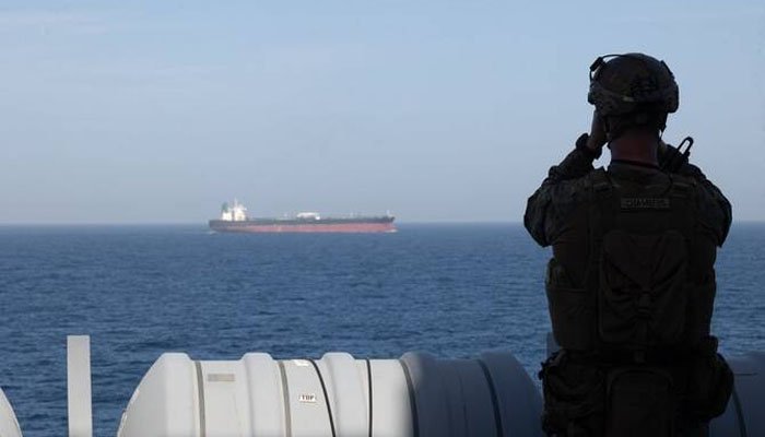 432331_5888353_امریکی بحریہ کی کارروائی: خلیجِ عمان میں ایرانی جہاز تحویل میںupdates