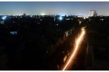 ملک بھر میں بجلی کی بندش، مختلف شہروں میں نظامِ زندگی متاثر