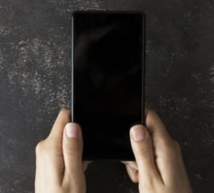 اگر اینڈرائیڈ فون مکمل طور پر بند ہو جائے اور آن نہ ہو تو کیا کریں؟