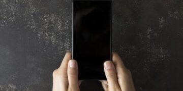 اگر اینڈرائیڈ فون مکمل طور پر بند ہو جائے اور آن نہ ہو تو کیا کریں؟