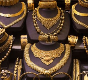 سونے کی قیمت میں بڑی کمی، فی تولہ 1200 روپے سستا