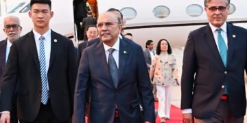 صدرِ مملکت آصف علی زرداری چین کے سرکاری دورے پر پہنچ گئے