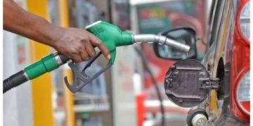 پیٹرول اور ڈیزل کی قیمتوں میں بڑا اضافہ، ٹیکس میں ردوبدل وجہ قرار