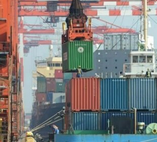 کراچی: برآمد کنندگان کے لیے بندرگاہی چارجز میں بڑی رعایت کا اعلان