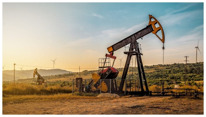 مشرق وسطیٰ کشیدگی: عالمی منڈی میں تیل 2 فیصد مہنگا