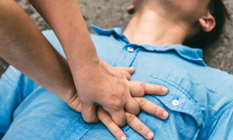دل کے دورے کی صورت میں سی پی آر سیکھنے کی اہمیت — ماہرین کی وارننگ