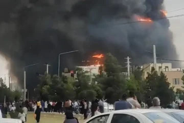 شاپنگ سینٹر میں آگ، ریسکیو آپریشن جاری، متعدد افراد متاثر