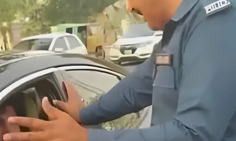 10091458ٹریفک خلاف ورزی: قومی کرکٹر عرفان خان پولیس کی نظر میں آگئے25478a2