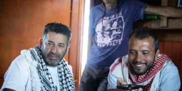 اسرائیل نے غزہ فلوٹیلا کے دو غیر ملکی کارکنوں کو ملک بدر کر دیا 10 اسرائیل نے غزہ فلوٹیلا کے دو غیر ملکی کارکنوں کو ملک بدر کر دیا