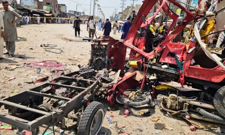 121228لکی مروت: سرائے نورنگ بازار میں دھماکہ، 9 افراد جاں بحق، متعدد زخمی28217ddbc