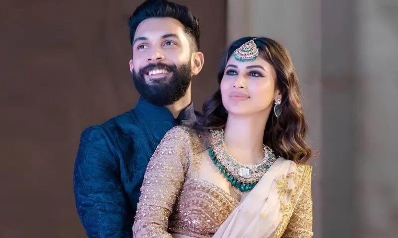 مونی رائے اور سُراج نمبیار کی علیحدگی کی افواہیں گردش کرنے لگیں