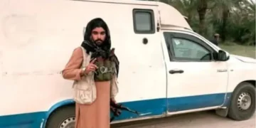 بنوں ڈومیل میں کیش وین پر مبینہ مسلح حملہ، کروڑوں روپے لوٹنے کا دعویٰ 26 بنوں ڈومیل میں کیش وین پر مبینہ مسلح حملہ، کروڑوں روپے لوٹنے کا دعویٰ