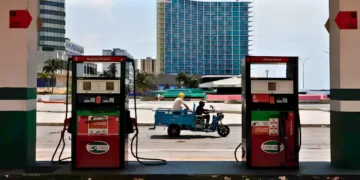 کیوبا میں ایندھن بحران شدت اختیار کر گیا، ملک بھر میں بدترین بلیک آؤٹ 17 کیوبا میں ایندھن بحران شدت اختیار کر گیا، ملک بھر میں بدترین بلیک آؤٹ