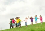 دنیا میں شرحِ پیدائش میں کمی: کیا اسمارٹ فونز بھی ایک وجہ بن رہے ہیں؟