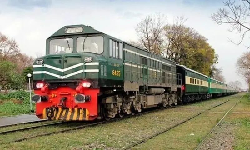 ڈیزل مہنگا، پاکستان ریلویز کی 8 ٹرینیں عارضی بند