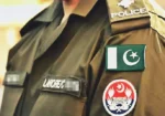 لاہور: عیدی مانگنے والے پولیس اہلکاروں کے خلاف سخت کارروائی 13 لاہور: عیدی مانگنے والے پولیس اہلکاروں کے خلاف سخت کارروائی
