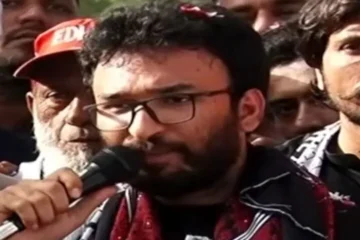 سعد ایدھی اسرائیلی حراست سے رہائی کے بعد کراچی پہنچ گئے 3 سعد ایدھی اسرائیلی حراست سے رہائی کے بعد کراچی پہنچ گئے