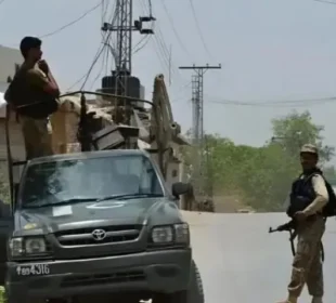 بنوں میں مشترکہ آپریشن، 2 اہم دہشتگرد کمانڈروں سمیت 16 ہلاک 2 بنوں میں مشترکہ آپریشن، 2 اہم دہشتگرد کمانڈروں سمیت 16 ہلاک
