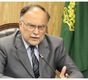 بروقت سفارتی کوششوں سے تیل 250 ڈالر تک جانے سے بچ گیا: وفاقی وزیر 7 بروقت سفارتی کوششوں سے تیل 250 ڈالر تک جانے سے بچ گیا: وفاقی وزیر