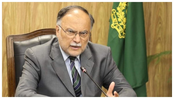 بروقت سفارتی کوششوں سے تیل 250 ڈالر تک جانے سے بچ گیا: وفاقی وزیر