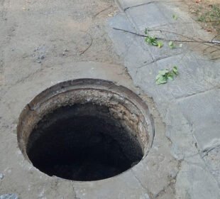 طیبہ ٹاؤن میں کھلا مین ہول ننھی بچی کی جان لے گیا