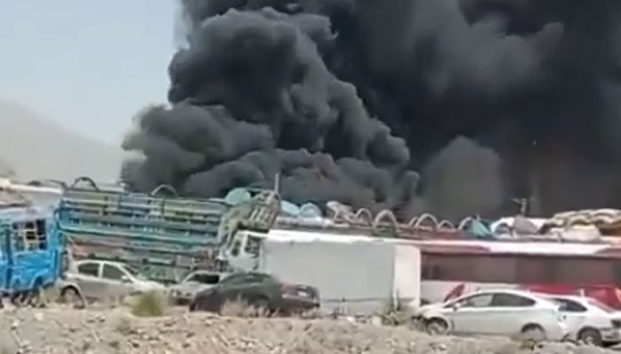 لکپاس کے قریب کسٹم گودام میں خوفناک آتشزدگی، متعدد دھماکے، 35 افراد زخمی
