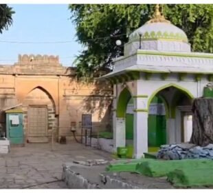 مسجد یا مندر؟ بھوج شالا فیصلے نے بھارت میں نیا تنازع کھڑا کر دیا 10 مسجد یا مندر؟ بھوج شالا فیصلے نے بھارت میں نیا تنازع کھڑا کر دیا