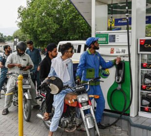 بار بار کمی کے باوجود پیٹرول اور ڈیزل مہنگے ہی رہے