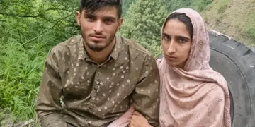 سوشل میڈیا دوستی کے لیے نوجوان نے ایل او سی عبور کر لی، بھارتی حکام نے حراست میں لے لیا 11 سوشل میڈیا دوستی کے لیے نوجوان نے ایل او سی عبور کر لی، بھارتی حکام نے حراست میں لے لیا