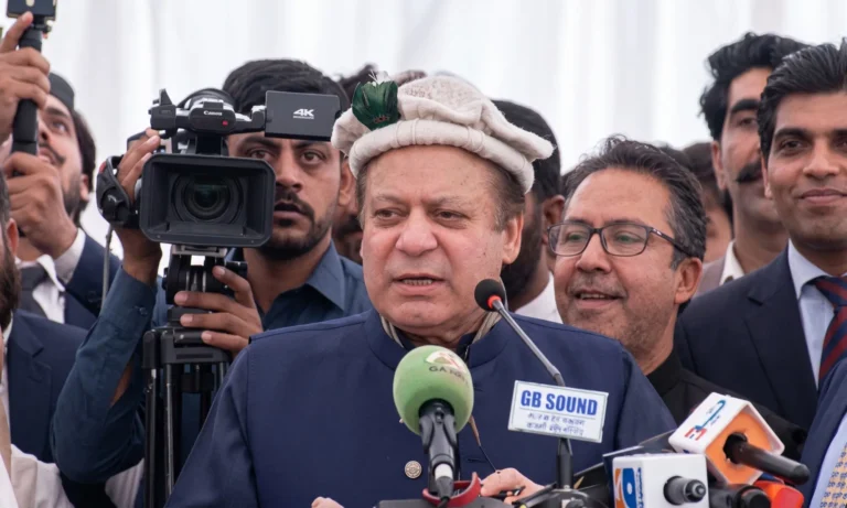 02142712eگلگت بلتستان میں ترقیاتی منصوبوں کی تکمیل کا عزم، نواز شریف کا انتخابی جلسے سے خطاب0222ca