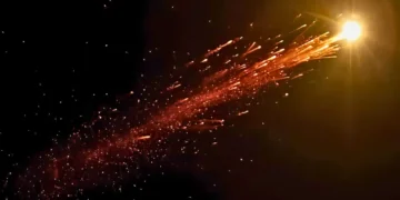 امریکا اور ایران کے درمیان کشیدگی میں اضافہ، دونوں جانب سے حملوں اور جوابی کارروائیوں کے دعوے 24 امریکا اور ایران کے درمیان کشیدگی میں اضافہ، دونوں جانب سے حملوں اور جوابی کارروائیوں کے دعوے