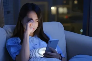 مختصر ویڈیوز کا بڑھتا رجحان: آنکھوں اور دماغ پر ممکنہ اثرات 4 مختصر ویڈیوز کا بڑھتا رجحان: آنکھوں اور دماغ پر ممکنہ اثرات