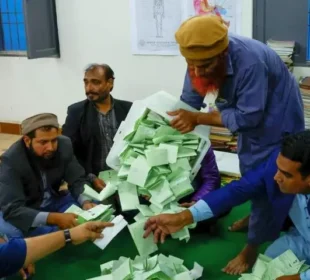 گلگت بلتستان انتخابات: غیر سرکاری نتائج میں پیپلز پارٹی سبقت لے گئی 8 گلگت بلتستان انتخابات: غیر سرکاری نتائج میں پیپلز پارٹی سبقت لے گئی