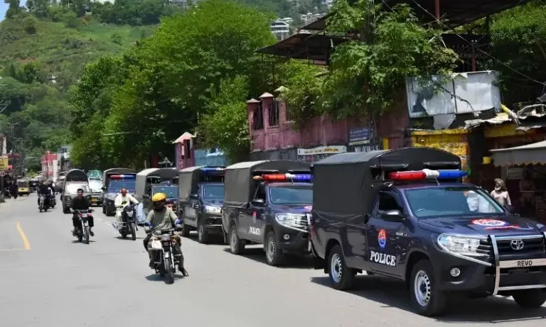 0809050راولاکوٹ میں مظاہرین اور پولیس کے درمیان تصادم، چار اہلکار جاں بحق3db2786e