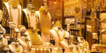 ملک بھر میں سونے کی قیمتوں میں نمایاں کمی، عالمی منڈی میں بھی دباؤ برقرار 16 ملک بھر میں سونے کی قیمتوں میں نمایاں کمی، عالمی منڈی میں بھی دباؤ برقرار