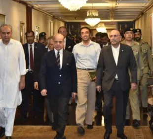 گلگت بلتستان میں نئی حکومت کے خدوخال نمایاں، پیپلز پارٹی اور ن لیگ کے درمیان مشاورت جاری 9 گلگت بلتستان میں نئی حکومت کے خدوخال نمایاں، پیپلز پارٹی اور ن لیگ کے درمیان مشاورت جاری