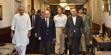 گلگت بلتستان میں نئی حکومت کے خدوخال نمایاں، پیپلز پارٹی اور ن لیگ کے درمیان مشاورت جاری 5 گلگت بلتستان میں نئی حکومت کے خدوخال نمایاں، پیپلز پارٹی اور ن لیگ کے درمیان مشاورت جاری