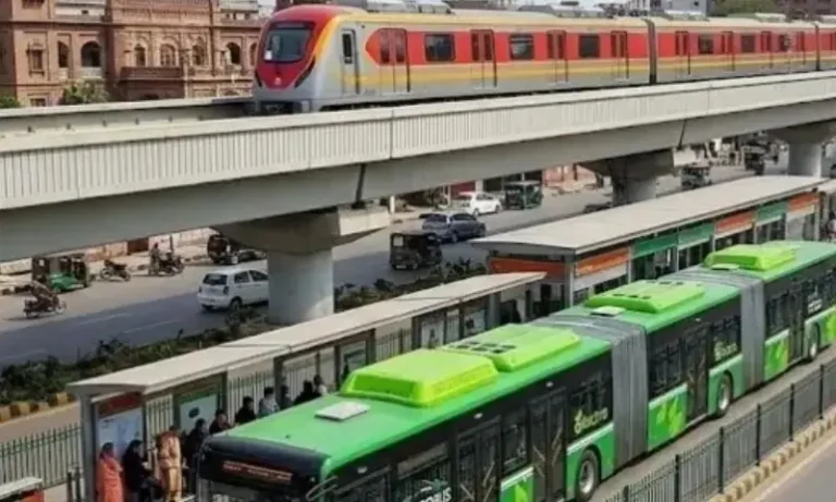 1215000پنجاب میں مفت سفری سہولت ختم، آج سے کرایہ دوبارہ نافذ3c805a72
