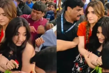 پونے کے شاپنگ مال میں فلم ’کاک ٹیل 2‘ کی تشہیر کے دوران ہجوم بے قابو، اداکاروں کو محفوظ نکال لیا گیا 2 پونے کے شاپنگ مال میں فلم ’کاک ٹیل 2‘ کی تشہیر کے دوران ہجوم بے قابو، اداکاروں کو محفوظ نکال لیا گیا