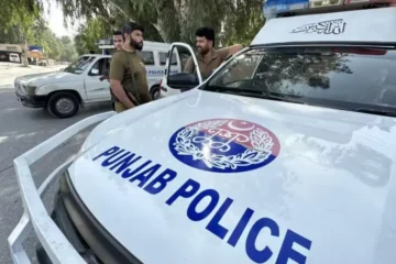 چکوال: 9 سالہ پاکستانی نژاد آسٹریلوی بچی کی ہلاکت کے مقدمے میں گرفتار سی سی ڈی اہلکار جیل منتقل 2 چکوال: 9 سالہ پاکستانی نژاد آسٹریلوی بچی کی ہلاکت کے مقدمے میں گرفتار سی سی ڈی اہلکار جیل منتقل