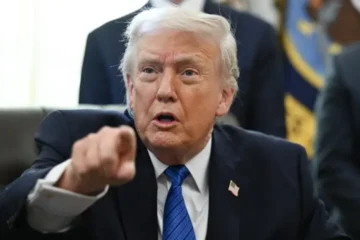 ایران کے لیے امریکی مالی معاونت کی خبروں پر ٹرمپ کی تردید 2 ایران کے لیے امریکی مالی معاونت کی خبروں پر ٹرمپ کی تردید