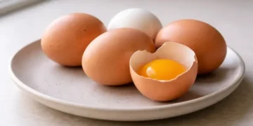 انڈوں کے استعمال میں اعتدال کیوں ضروری ہے؟ ماہرین کی رائے 17 انڈوں کے استعمال میں اعتدال کیوں ضروری ہے؟ ماہرین کی رائے